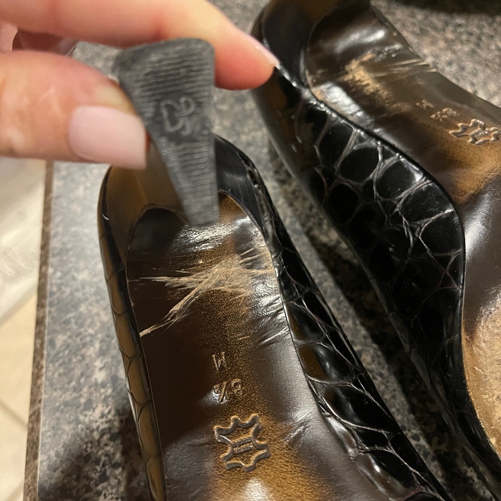Donald J Pliner Couture peep toe shoes - Picture 4 of 7